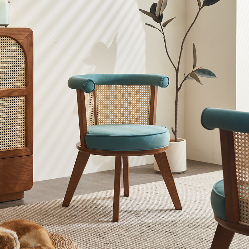 鹿林北欧实木藤编餐椅侘寂风弧形靠背洽谈椅民宿酒店餐厅软包椅子